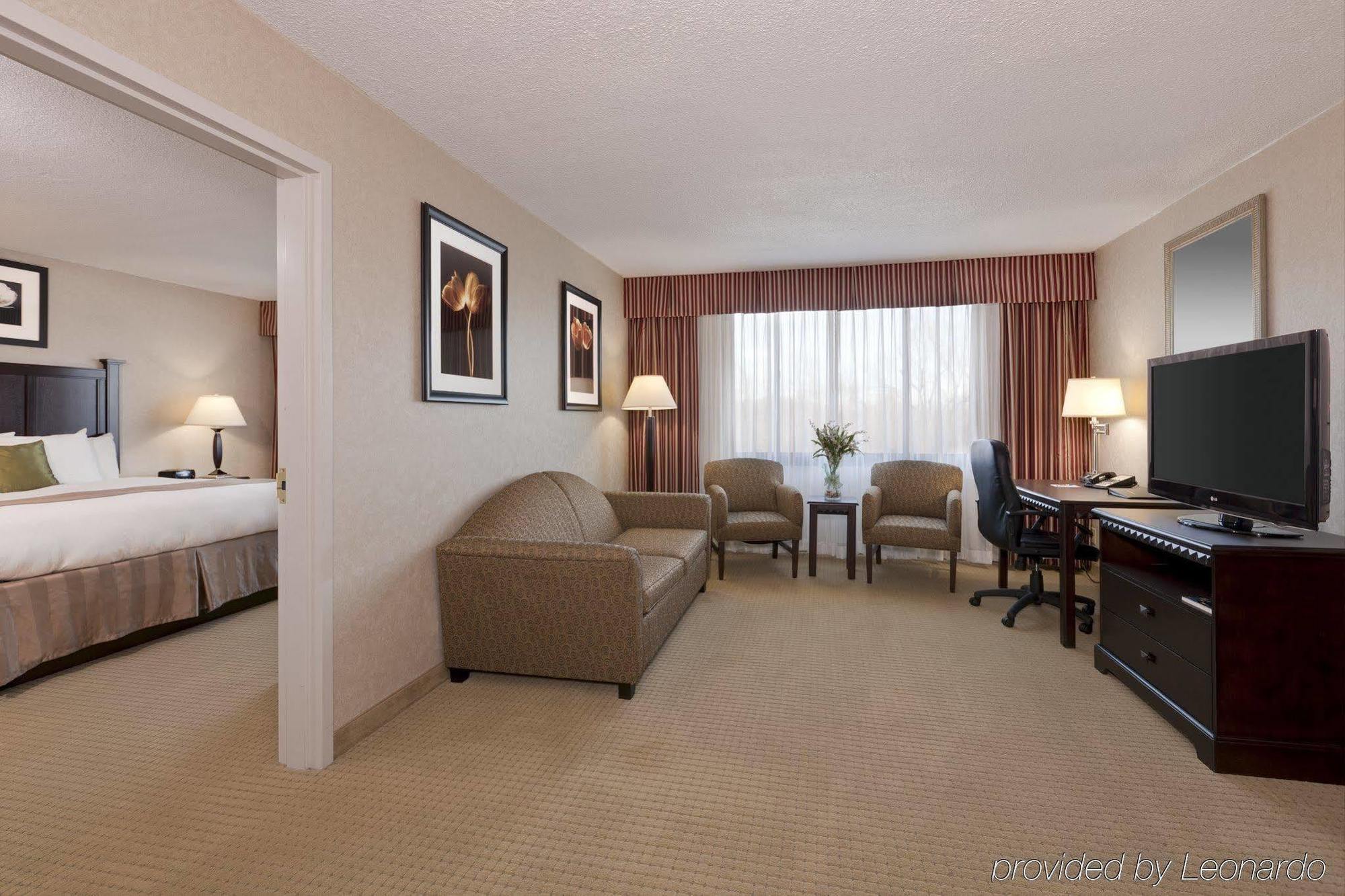 Best Western Premier Rockville Hotel & Suites Room photo